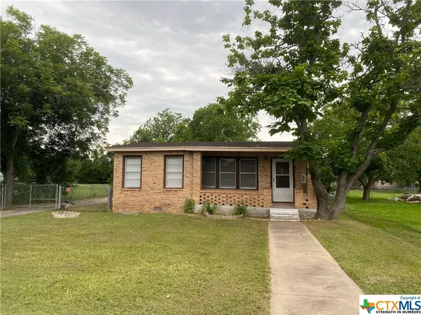 408 S Texana St, Hallettsville, TX 77964