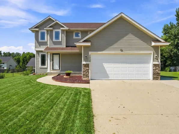 5928 NW 50th St, Johnston, IA 50131