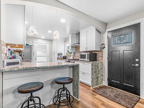 3rd image of 368 Stewart Ave