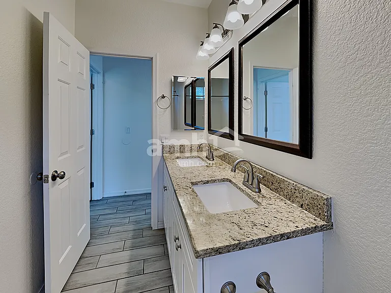 108 E Calle Del Rondador — Photo 12