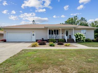 116 W Clark St, Fayette, IA 52142