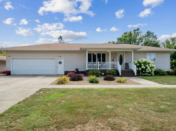 116 W Clark St, Fayette, IA 52142