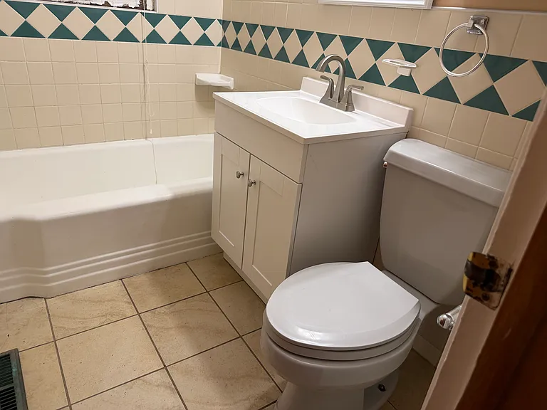 1215 E Donnell Ave — Photo 6