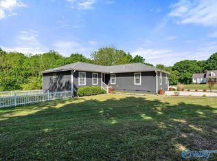 908 Wess Taylor Rd, Huntsville, AL 35811