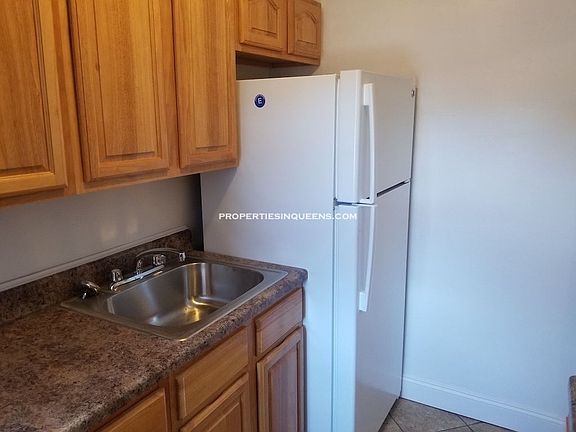 3rd image of 6209 Woodhaven Blvd APT 2B