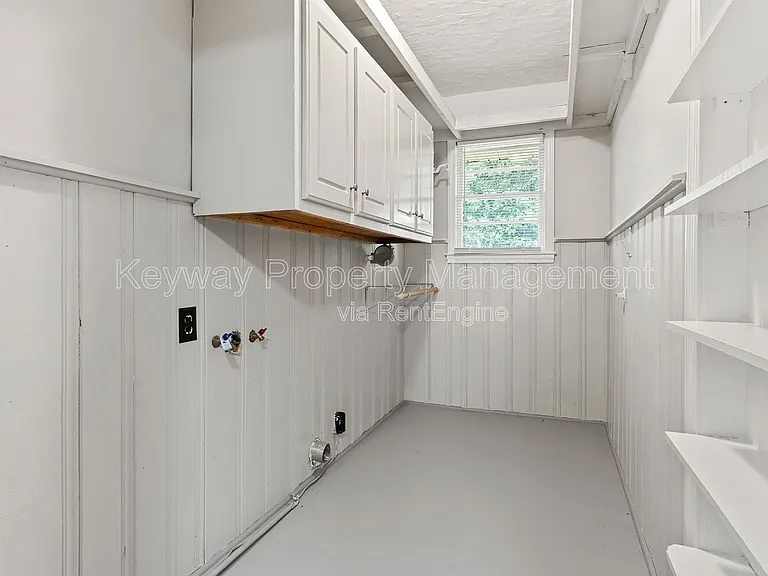 133 Belair Rd — Photo 8