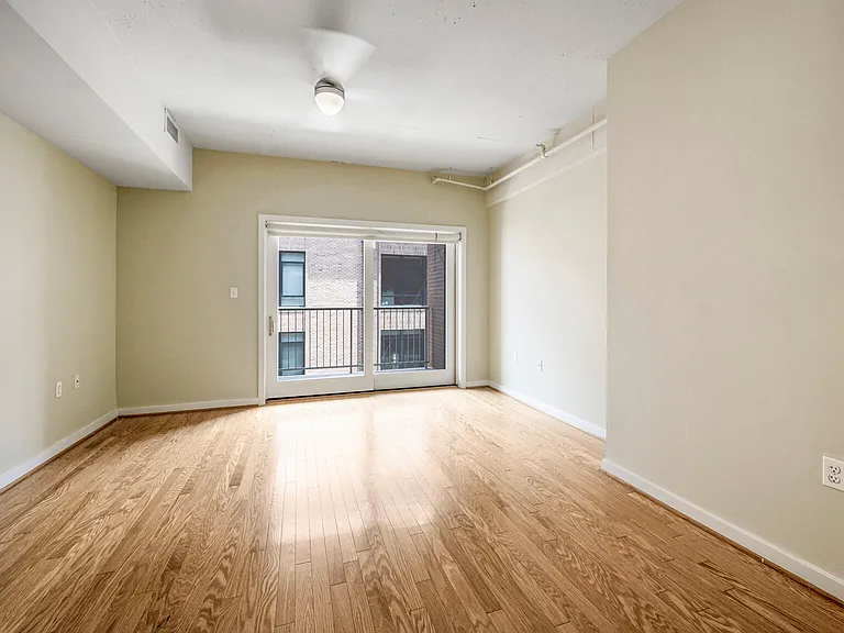 875 N Street Apartments — Photo 6