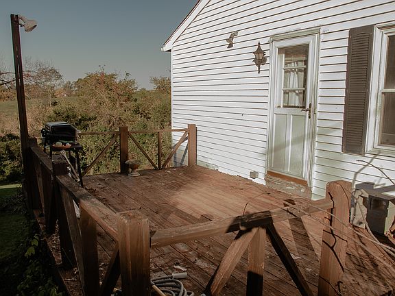 3rd image of 307 Cynthiana St