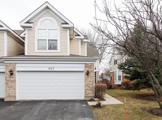 637 Citadel Dr, Westmont, IL 60559