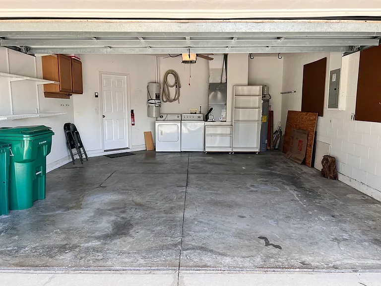 Oversized 2 car garage with washer/dryer
