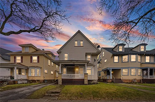164 Laburnam Cres Photo 1