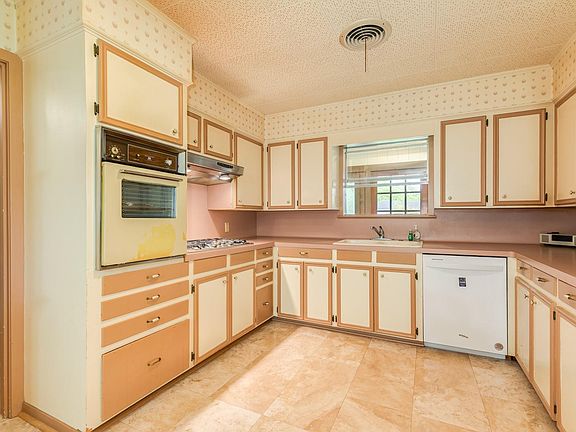 5th image of 706 Brockman St
