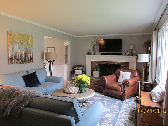 3rd image of 105 Woodhaven Dr