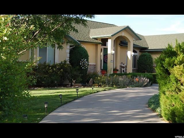 1st image of 1414 E Valley View Dr