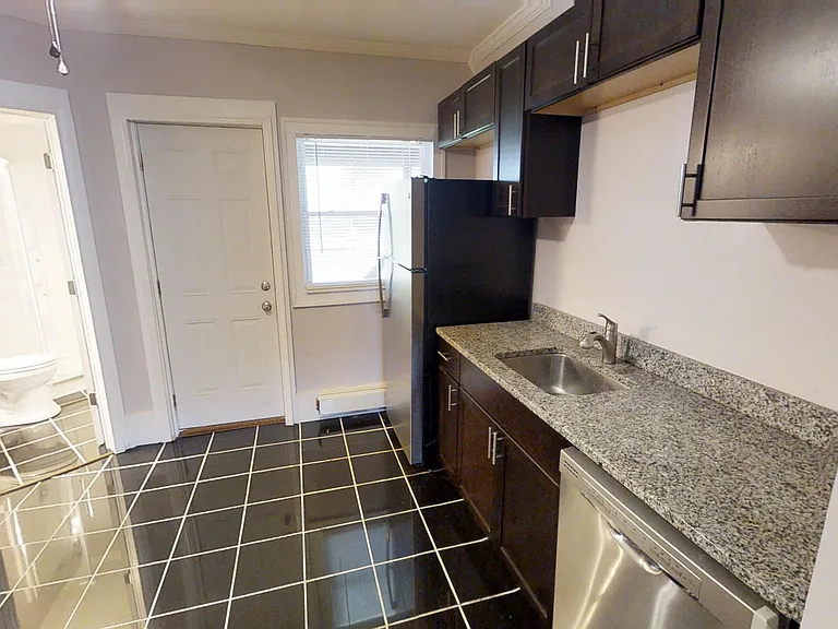 105 Comstock Ave #8 — Photo 2
