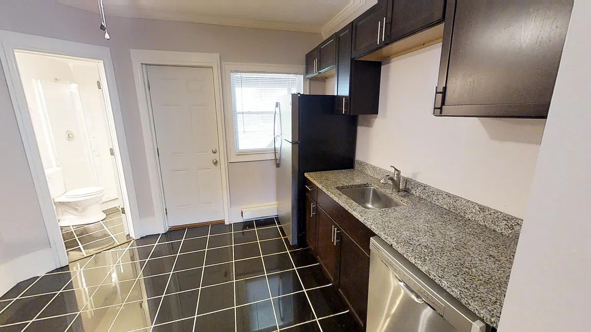 Building Photo - 105 Comstock Ave #8