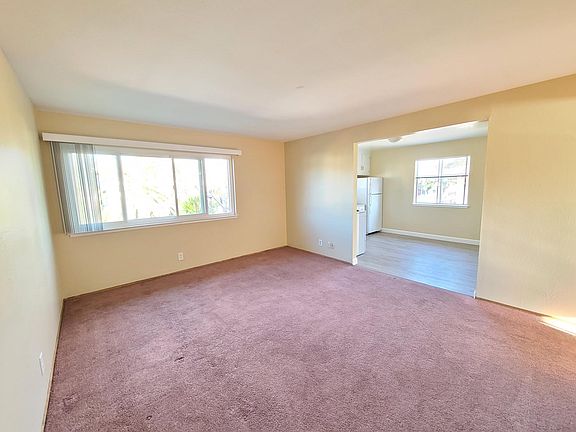 3rd image of 515 Nordyke Dr APT C