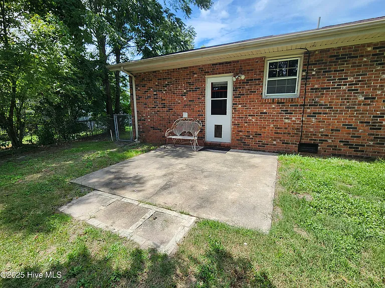 818 Williams St — Photo 26