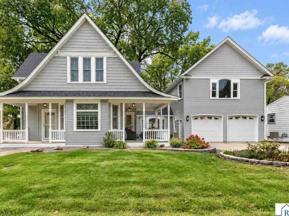 200 N Lexington Ave, Le Center, MN 56057