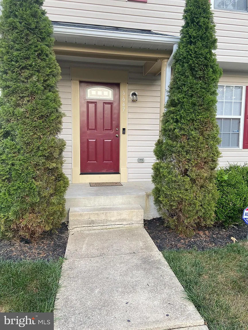 6647 Captain Johns Ct photo 1