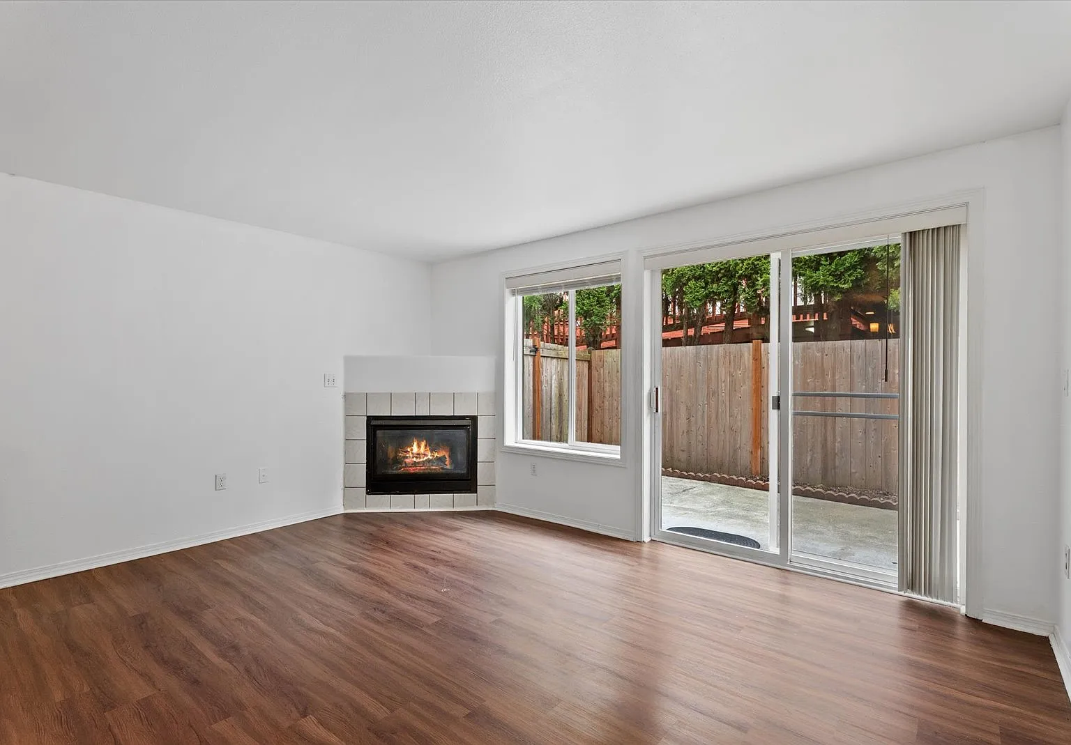 2 bed, 1100 sqft, $2,500 — Photo 2