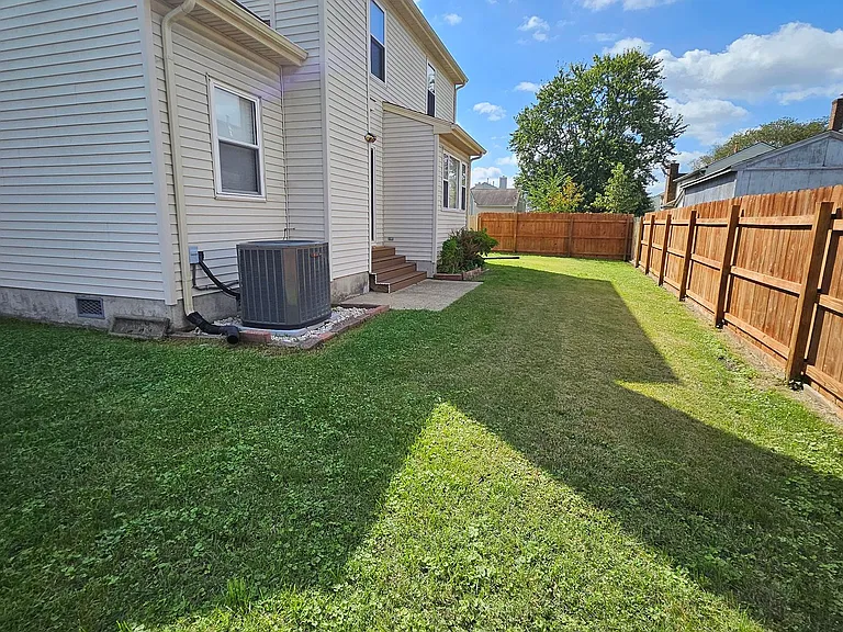 1605 Sinking Creek Dr — Photo 35