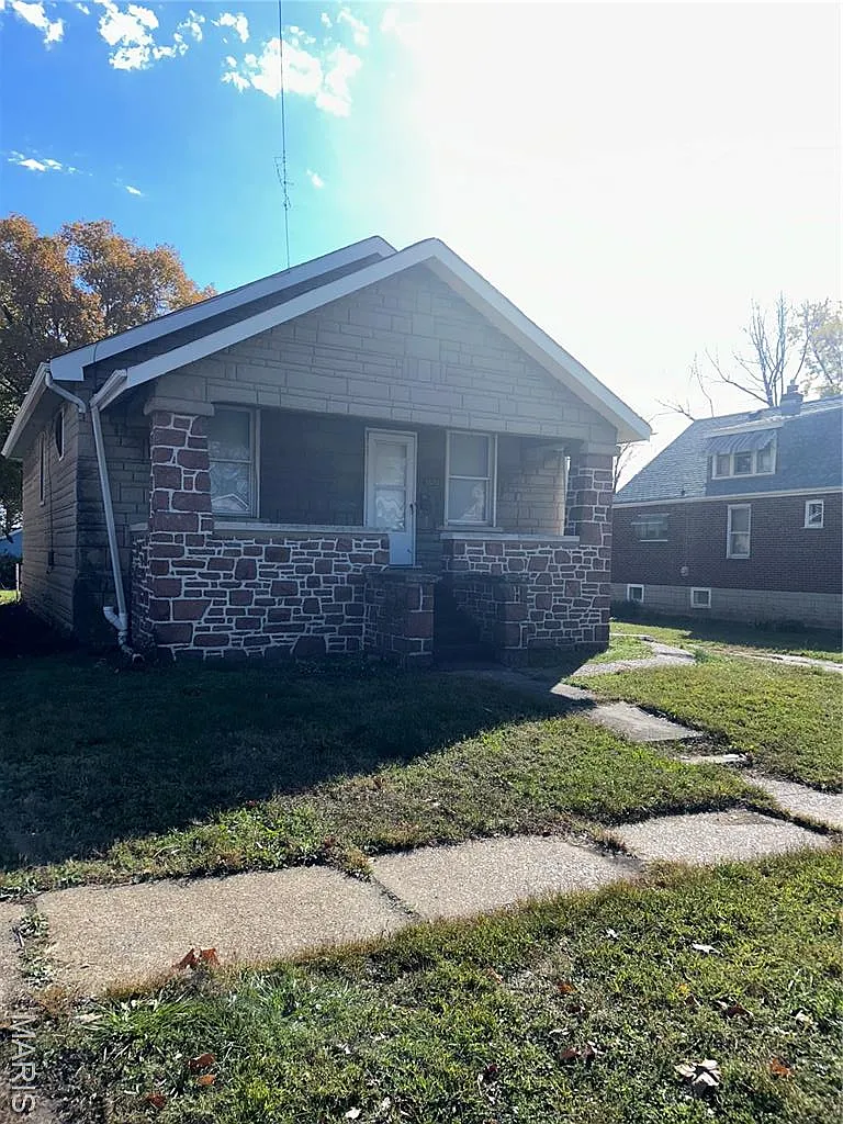 5820 Helen Ave photo 1