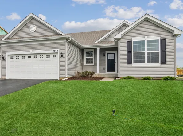 White Oaks Ct, Wonder Lake, IL 60097