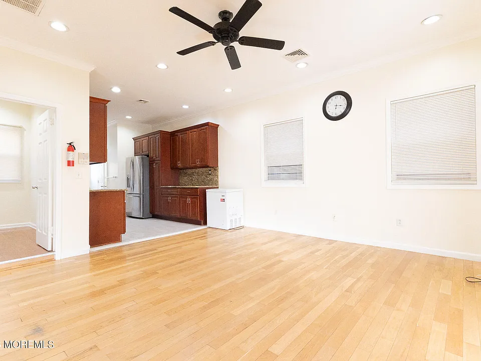 158 Terrace Ave #2