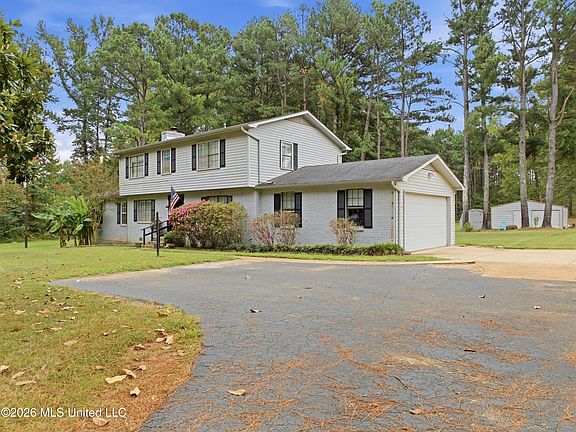 2nd image of 120 Oakwood Dr