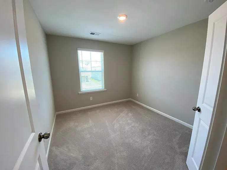 292 Golden Eagle Pkwy — Photo 20