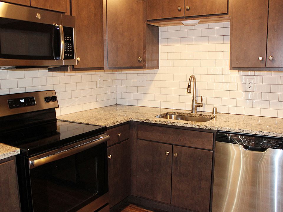 1st floor Kitchen with all appliances