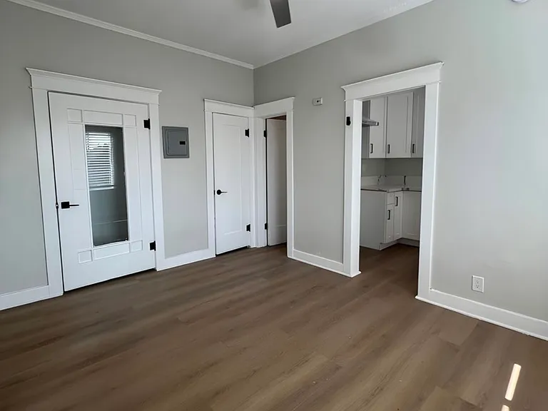 194 W 41st Pl #11A — Photo 1