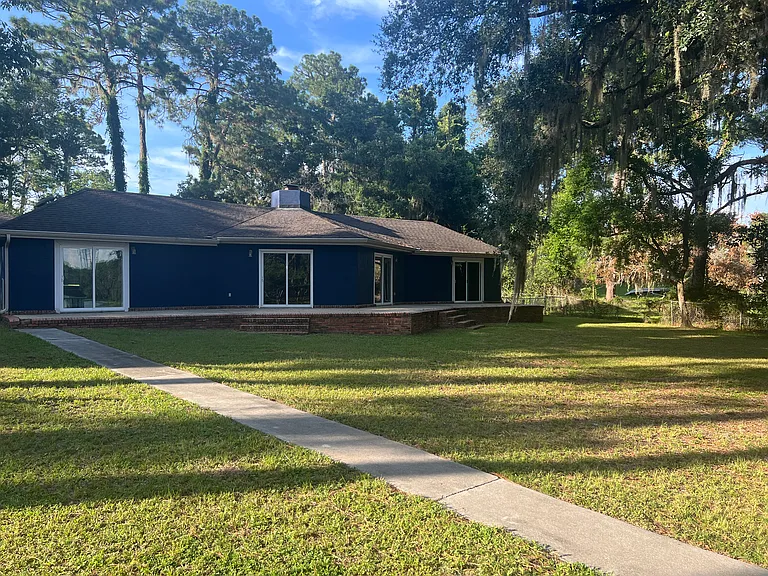 5104 Danieli Dr N — Photo 2