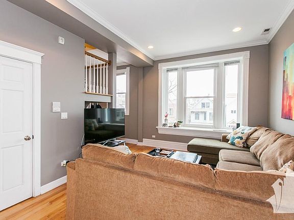 5th image of 3044 N Southport Ave #3
