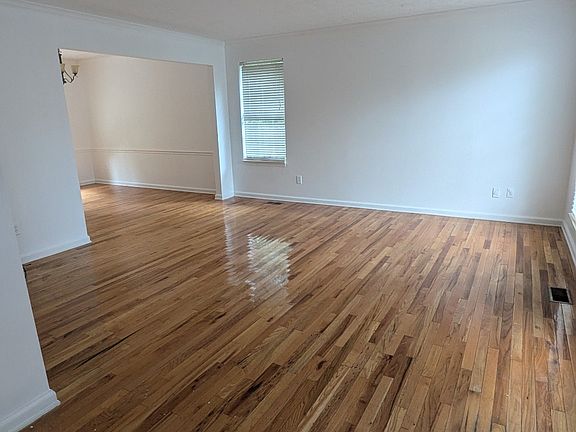 3rd image of 312 Bristol Mountain Ct