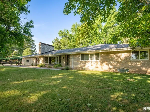 12030 Woody Rd, West Frankfort, IL 62896