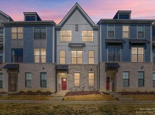 2961 Aughton Rd, Ann Arbor, MI 48105