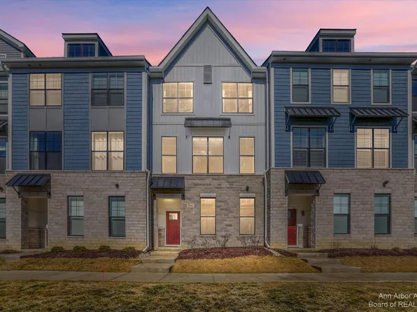 2961 Aughton Rd, Ann Arbor, MI 48105
