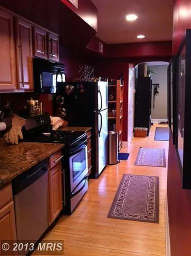 2 bed, 786 sqft, $1,950 — Photo 2