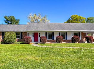 975 Carson Dr, Christiansburg, VA 24073