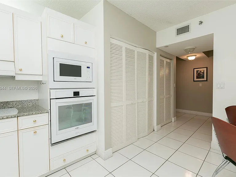 8855 Collins Ave #6F — Photo 15