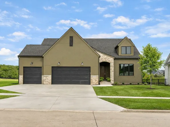 11265 Twilight Dr, West Des Moines, IA 50266