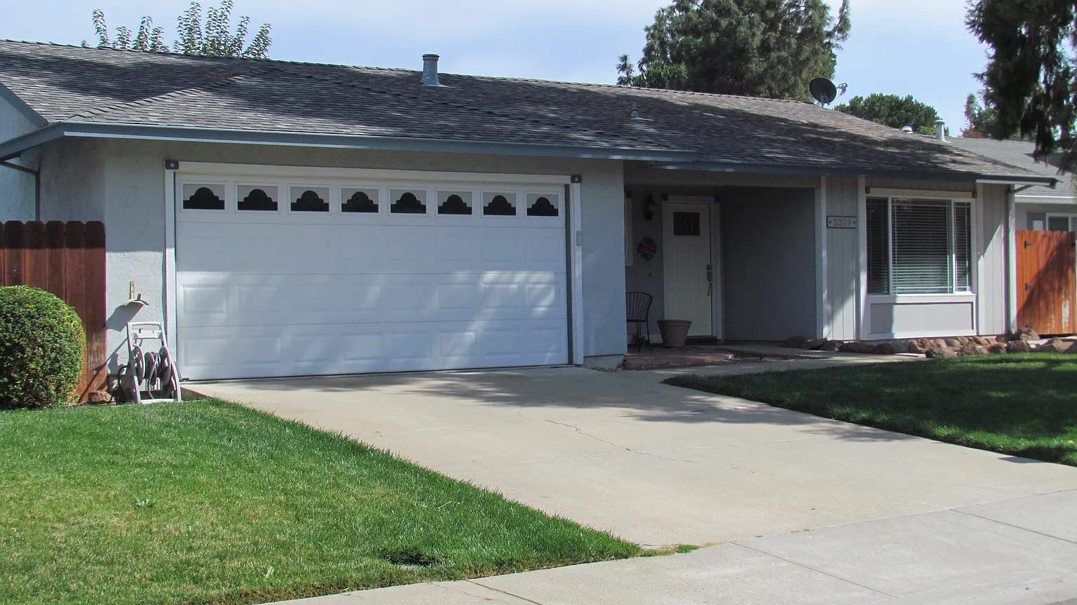 2329 Tompkins Way photo 1