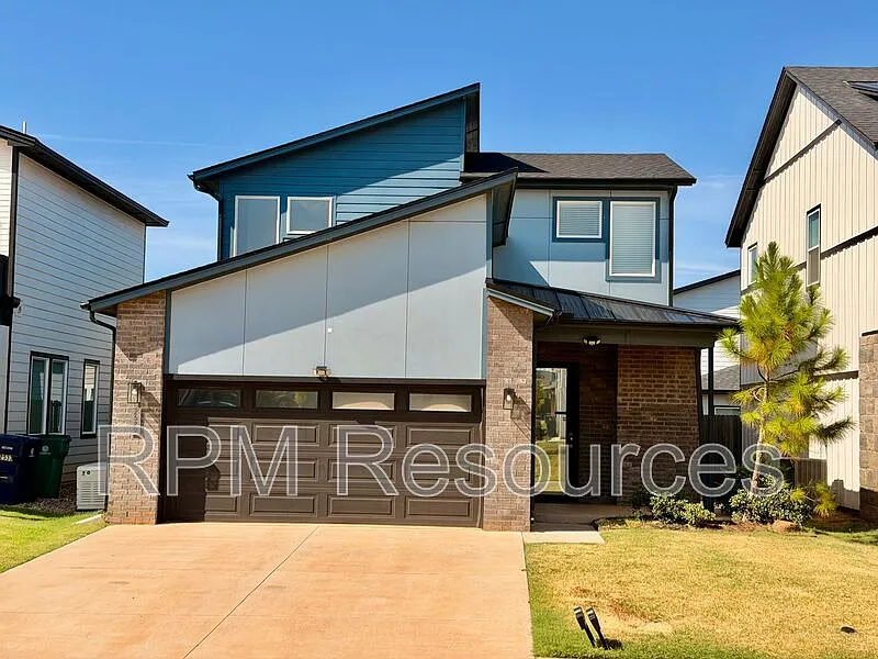 4 bed, 3.0 bath, 1885 sqft, $2,495 — Photo 1