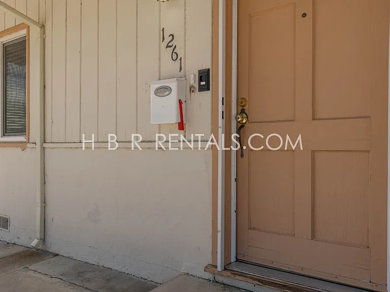 1261 N Tracy Blvd — Photo 4