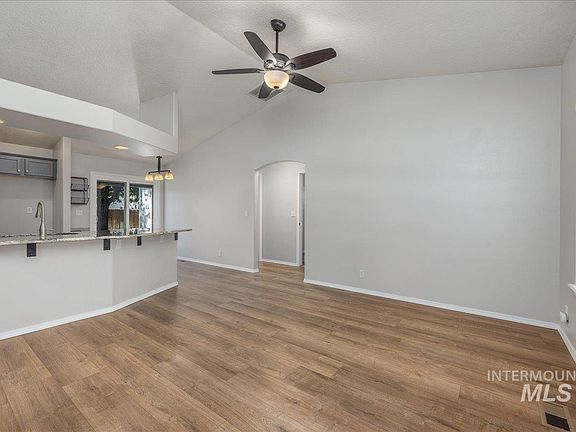 4th image of 929 S Pelican Way