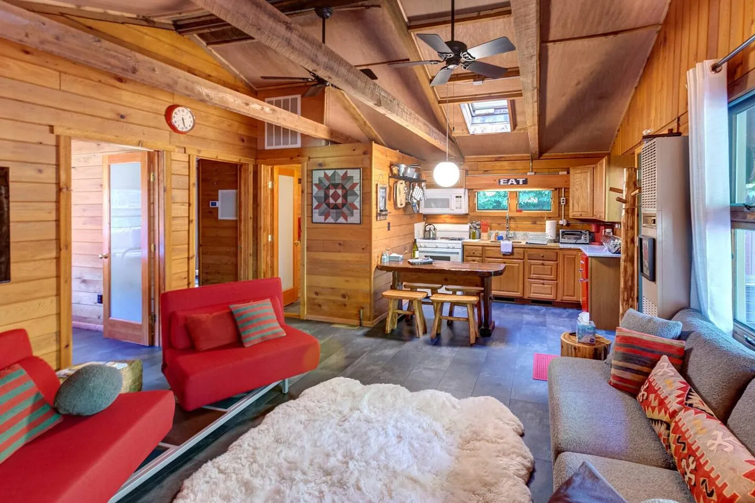 3 bed, 2.0 bath, $4,058 — Photo 4