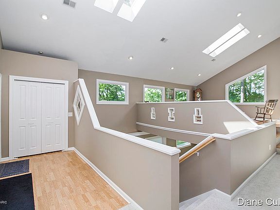 3rd image of 8077 Therese Ct SE