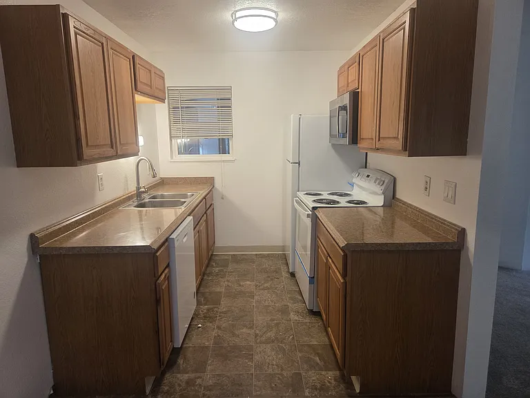6170 SW Valley Cir — Photo 5